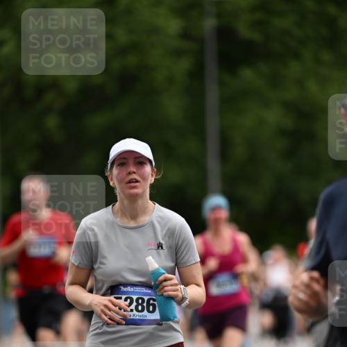 29.06.2025 - hella hamburg halbmarathon Dr. Thomas Lammeyer http://msf.ph/oto/8437470 29.06.2025 10:55:49 Kennedybrücke 1617, 1930, 2202, 2380, 2484, 2485, 2736, 2778, 3038, 3838, 4652, 4771, 5286, 5289, 5357, 5716, 6091, 6945, 7012, 7769, 7938, 7992, 8200, 8410, 8621, 9166, 9167, 9933, 10521, 10552, 10614, 10636, 10673 meine-sportfotos.de