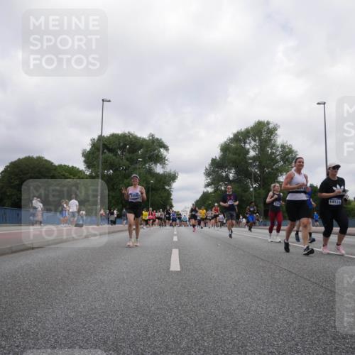 29.06.2025 - hella hamburg halbmarathon Luisa Fischer http://msf.ph/oto/8437472 29.06.2025 10:57:39 Kennedybrücke 2854, 3364, 14171, 2600, 3364, 4720, 5309, 5933, 6583, 6987, 7946, 9130 meine-sportfotos.de