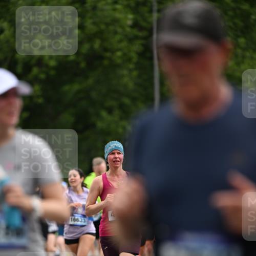 29.06.2025 - hella hamburg halbmarathon Dr. Thomas Lammeyer http://msf.ph/oto/8437495 29.06.2025 10:55:50 Kennedybrücke 1617, 1930, 2202, 2380, 2484, 2485, 2736, 2778, 3038, 3838, 4652, 4771, 5286, 5289, 5357, 5716, 6091, 6945, 7012, 7769, 7825, 7938, 7992, 8200, 8410, 8621, 9166, 9167, 9933, 10521, 10552, 10614, 10636, 10673 meine-sportfotos.de