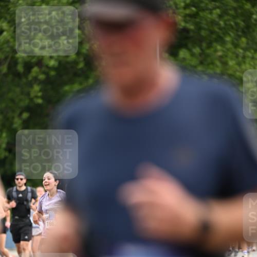 29.06.2025 - hella hamburg halbmarathon Dr. Thomas Lammeyer http://msf.ph/oto/8437507 29.06.2025 10:55:50 Kennedybrücke 1617, 1930, 2202, 2380, 2484, 2485, 2736, 2778, 3038, 3838, 4652, 4771, 5286, 5289, 5357, 5716, 6091, 6945, 7012, 7769, 7825, 7938, 7992, 8200, 8410, 8621, 9166, 9167, 9933, 10521, 10552, 10614, 10636, 10673 meine-sportfotos.de