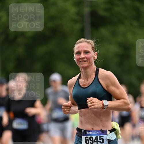 29.06.2025 - hella hamburg halbmarathon Dr. Thomas Lammeyer http://msf.ph/oto/8437758 29.06.2025 10:55:58 Kennedybrücke 1203, 1404, 1418, 1617, 1930, 2202, 2380, 2484, 2485, 2736, 2778, 3038, 3838, 4652, 4878, 5062, 5286, 5289, 5357, 5394, 5716, 6091, 6945, 6954, 7012, 7770, 7771, 7825, 7938, 7992, 8040, 8200, 8410, 8621, 10521, 10552, 10614, 10636, 10673 meine-sportfotos.de