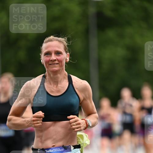 29.06.2025 - hella hamburg halbmarathon Dr. Thomas Lammeyer http://msf.ph/oto/8437777 29.06.2025 10:55:59 Kennedybrücke 1203, 1404, 1418, 1617, 2202, 2380, 2484, 2485, 2736, 2778, 3038, 3838, 4652, 4878, 5062, 5286, 5289, 5357, 5394, 5716, 6091, 6945, 6954, 7012, 7770, 7771, 7825, 7938, 7992, 8040, 8200, 8410, 8621, 9462, 10521, 10552, 10614, 10636, 10673, 10830 meine-sportfotos.de