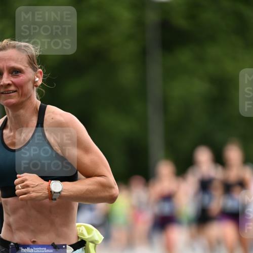 29.06.2025 - hella hamburg halbmarathon Dr. Thomas Lammeyer http://msf.ph/oto/8437793 29.06.2025 10:55:59 Kennedybrücke 1203, 1404, 1418, 1617, 2202, 2380, 2484, 2485, 2736, 2778, 3038, 3838, 4652, 4878, 5062, 5286, 5289, 5357, 5394, 5716, 6091, 6945, 6954, 7012, 7770, 7771, 7825, 7938, 7992, 8040, 8200, 8410, 8621, 9462, 10521, 10552, 10614, 10636, 10673, 10830 meine-sportfotos.de