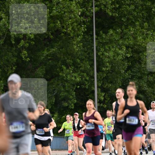 29.06.2025 - hella hamburg halbmarathon Dr. Thomas Lammeyer http://msf.ph/oto/8437799 29.06.2025 10:56:00 Kennedybrücke 1203, 1404, 1418, 1617, 2202, 2484, 2485, 2736, 2778, 3038, 3838, 4652, 4878, 5062, 5286, 5289, 5357, 5394, 5716, 6091, 6945, 6954, 7012, 7770, 7771, 7825, 7938, 7992, 8040, 8200, 8410, 8621, 9462, 10521, 10552, 10614, 10636, 10673, 10830 meine-sportfotos.de