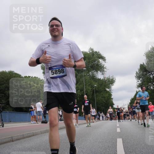 29.06.2025 - hella hamburg halbmarathon Luisa Fischer http://msf.ph/oto/8437848 29.06.2025 10:58:00 Kennedybrücke 5898, 185, 9764, 1779, 1822, 3857, 5185, 5500, 5815, 6279, 6988, 9764, 10331 meine-sportfotos.de