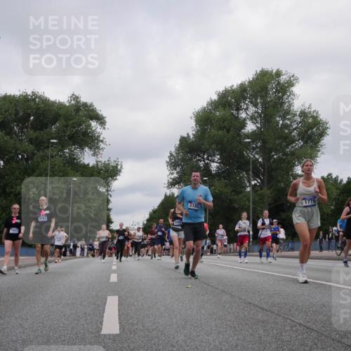 29.06.2025 - hella hamburg halbmarathon Luisa Fischer http://msf.ph/oto/8437864 29.06.2025 10:58:01 Kennedybrücke 5185, 10043, 9764, 1779, 13257, 1767, 1779, 1822, 3857, 5185, 5500, 6279, 6988, 9764, 10331 meine-sportfotos.de