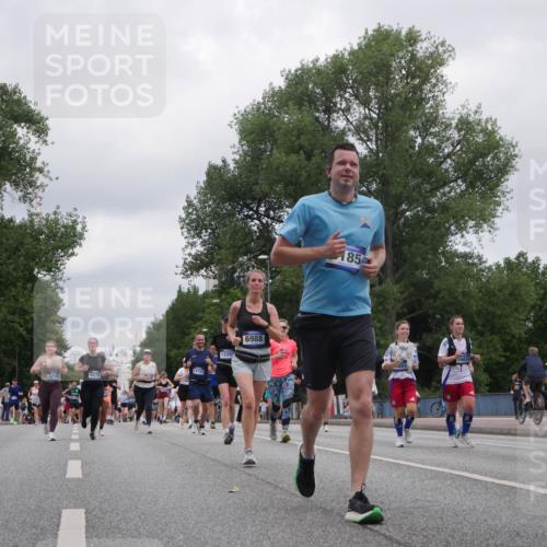 29.06.2025 - hella hamburg halbmarathon Luisa Fischer http://msf.ph/oto/8437888 29.06.2025 10:58:02 Kennedybrücke 5216, 6279, 13316, 12283, 6988, 185, 15822, 1767, 1779, 5185, 5430, 5500, 6279, 6988, 9764, 10331 meine-sportfotos.de