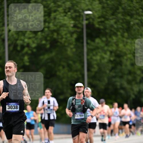 29.06.2025 - hella hamburg halbmarathon Dr. Thomas Lammeyer http://msf.ph/oto/8437961 29.06.2025 10:56:04 Kennedybrücke 1203, 1404, 1418, 1617, 2484, 2485, 2736, 2778, 3038, 4652, 4878, 5062, 5357, 5394, 5534, 5716, 6091, 6945, 6954, 7770, 7771, 7825, 7992, 8040, 8200, 8621, 9460, 9462, 9590, 10521, 10552, 10614, 10673, 10830 meine-sportfotos.de