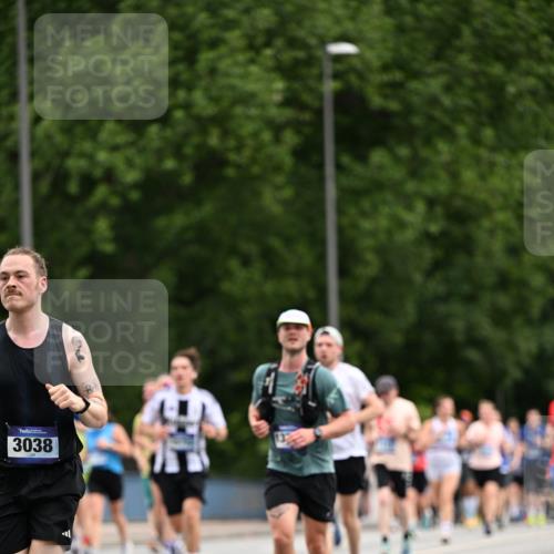 29.06.2025 - hella hamburg halbmarathon Dr. Thomas Lammeyer http://msf.ph/oto/8437966 29.06.2025 10:56:05 Kennedybrücke 1203, 1404, 1418, 1617, 2484, 2485, 2736, 2778, 3038, 3934, 4652, 4878, 5062, 5357, 5394, 5534, 5716, 6091, 6456, 6945, 6954, 7770, 7771, 7825, 7992, 8040, 8200, 8621, 9460, 9462, 9590, 10521, 10552, 10614, 10673, 10830 meine-sportfotos.de