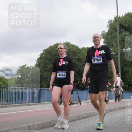 29.06.2025 - hella hamburg halbmarathon Luisa Fischer http://msf.ph/oto/8437969 29.06.2025 10:58:07 Kennedybrücke 9764, 10043, 13316, 1767, 5430, 5500, 6279, 6988, 8801, 8803, 9764, 10331 meine-sportfotos.de