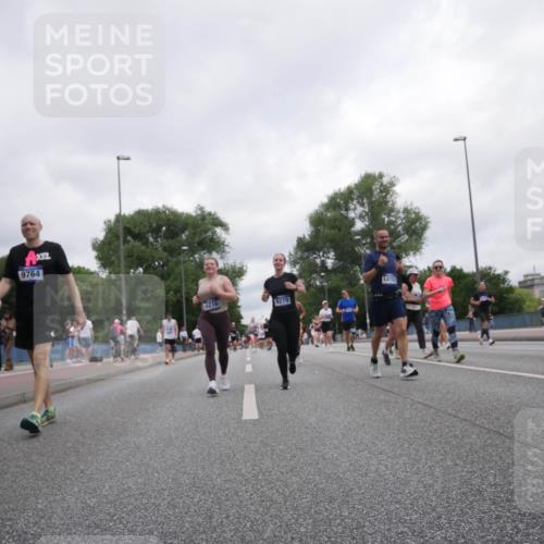 29.06.2025 - hella hamburg halbmarathon Luisa Fischer http://msf.ph/oto/8437981 29.06.2025 10:58:08 Kennedybrücke 10043, 9764, 5216, 6279, 14752, 1767, 5430, 5500, 6279, 6988, 8801, 8803, 10331 meine-sportfotos.de