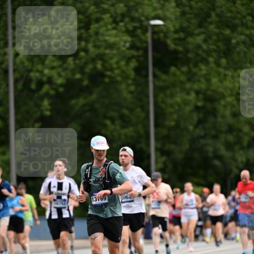 29.06.2025 - hella hamburg halbmarathon Dr. Thomas Lammeyer http://msf.ph/oto/8438000 29.06.2025 10:56:05 Kennedybrücke 1203, 1404, 1418, 1617, 2484, 2485, 2736, 2778, 3038, 3934, 4652, 4878, 5062, 5357, 5394, 5534, 5716, 6091, 6456, 6945, 6954, 7770, 7771, 7825, 7992, 8040, 8200, 8621, 9460, 9462, 9590, 10521, 10552, 10614, 10673, 10830 meine-sportfotos.de