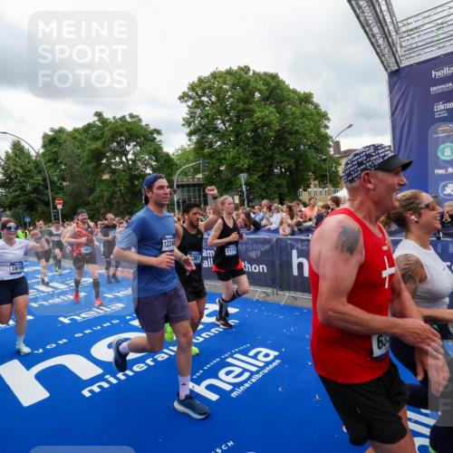 29.06.2025 - hella hamburg halbmarathon Zöllner http://msf.ph/oto/8438005 29.06.2025 10:55:17 Ziel 1549, 1628, 2119, 2448, 3041, 4903, 6355, 6723, 6891, 8973, 9361, 10188, 10191, 10192, 10263, 10582, 11747, 12248, 14834, 15854, 16108, 16521, 18031, 18966 meine-sportfotos.de