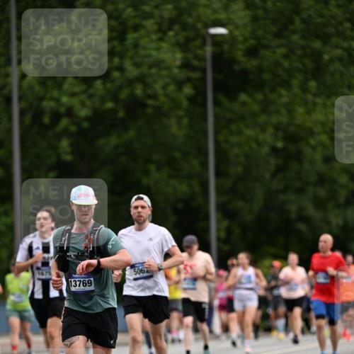 29.06.2025 - hella hamburg halbmarathon Dr. Thomas Lammeyer http://msf.ph/oto/8438033 29.06.2025 10:56:06 Kennedybrücke 1203, 1404, 1418, 1617, 1997, 2484, 2485, 2736, 2778, 3038, 3934, 4652, 4878, 5062, 5357, 5394, 5534, 5716, 6091, 6456, 6945, 6954, 7770, 7771, 7825, 7841, 7992, 8040, 8200, 8621, 9460, 9462, 9590, 10521, 10614, 10673, 10830 meine-sportfotos.de