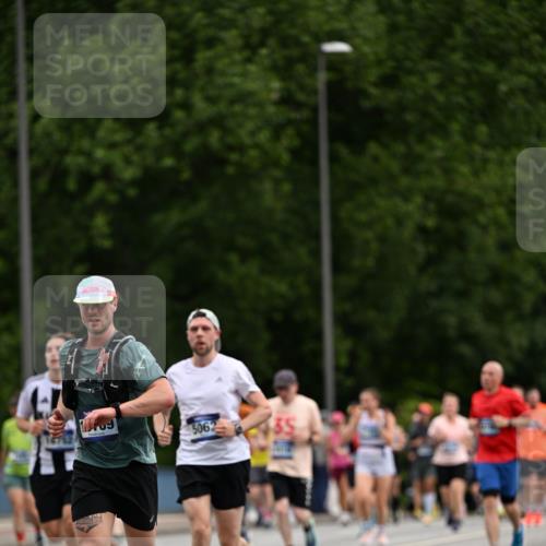 29.06.2025 - hella hamburg halbmarathon Dr. Thomas Lammeyer http://msf.ph/oto/8438041 29.06.2025 10:56:06 Kennedybrücke 1203, 1404, 1418, 1617, 1997, 2484, 2485, 2736, 2778, 3038, 3934, 4652, 4878, 5062, 5357, 5394, 5534, 5716, 6091, 6456, 6945, 6954, 7770, 7771, 7825, 7841, 7992, 8040, 8200, 8621, 9460, 9462, 9590, 10521, 10614, 10673, 10830 meine-sportfotos.de