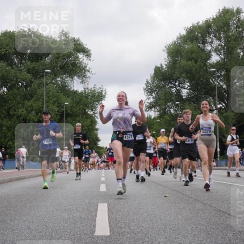 29.06.2025 - hella hamburg halbmarathon Luisa Fischer http://msf.ph/oto/8438078 29.06.2025 10:58:14 Kennedybrücke 17019, 9521, 1527, 11033, 18168, 5882, 12270, 13, 14177, 12268, 1767, 2566, 4971, 5430, 5882, 8801, 8803, 9596 meine-sportfotos.de