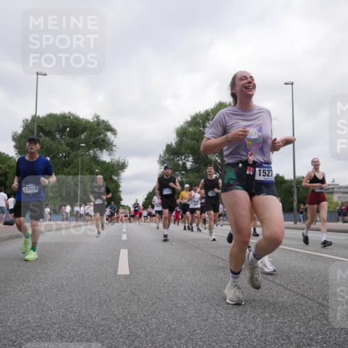29.06.2025 - hella hamburg halbmarathon Luisa Fischer http://msf.ph/oto/8438120 29.06.2025 10:58:15 Kennedybrücke 13316, 17019, 11033, 13272, 1527, 2566, 4971, 5430, 5882, 8801, 8803, 9596 meine-sportfotos.de