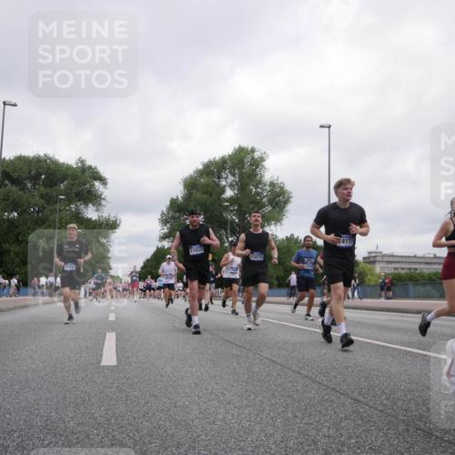 29.06.2025 - hella hamburg halbmarathon Luisa Fischer http://msf.ph/oto/8438135 29.06.2025 10:58:16 Kennedybrücke 11033, 13272, 9521, 1354, 4177, 1226, 2566, 4971, 5882, 6982, 8801, 8803, 9596 meine-sportfotos.de