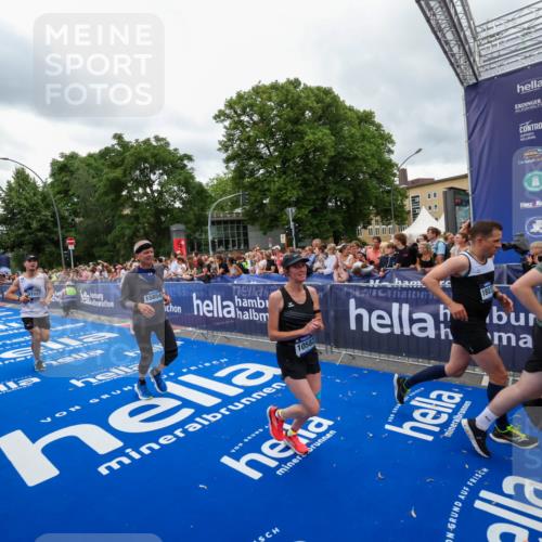29.06.2025 - hella hamburg halbmarathon Zöllner http://msf.ph/oto/8438178 29.06.2025 10:55:20 Ziel 4903, 5643, 6723, 6891, 8973, 10188, 10263, 10582, 11184, 12526, 13470, 15854, 16521, 18031, 18290, 18380, 18531, 18966 meine-sportfotos.de
