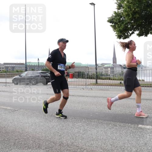 29.06.2025 - hella hamburg halbmarathon Lena Gebhardt http://msf.ph/oto/8438217 29.06.2025 10:29:00 Lombardsbrücke 5250, 1518, 1518, 1557, 1869, 2688, 3717, 4161, 4362, 4373, 4700, 4834, 4982, 5167, 5249, 5250, 5718, 5903, 5939, 6102, 6345, 6418, 7169, 7449, 8048, 8560, 9642, 9716, 10068, 10198, 10434, 10808, 11989, 12099, 12404, 12442, 12958, 13090, 14205, 15143, 15256, 15452, 15453, 15952, 15955, 16125, 16643, 16673, 18293, 18414 meine-sportfotos.de