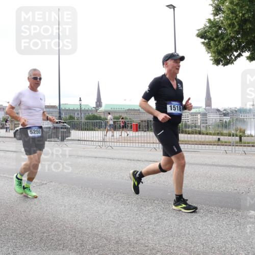 29.06.2025 - hella hamburg halbmarathon Lena Gebhardt http://msf.ph/oto/8438241 29.06.2025 10:29:00 Lombardsbrücke 10068, 49, 5250, 1518, 1518, 1557, 1869, 2688, 3717, 4161, 4362, 4373, 4700, 4834, 4982, 5167, 5249, 5250, 5718, 5903, 5939, 6102, 6345, 6418, 7169, 7449, 8048, 8560, 9642, 9716, 10068, 10198, 10434, 10808, 11989, 12099, 12404, 12442, 12958, 13090, 14205, 15143, 15256, 15452, 15453, 15952, 15955, 16125, 16643, 16673, 18293, 18414 meine-sportfotos.de