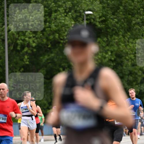 29.06.2025 - hella hamburg halbmarathon Dr. Thomas Lammeyer http://msf.ph/oto/8438315 29.06.2025 10:56:12 Kennedybrücke 1203, 1404, 1418, 1997, 2736, 2778, 3038, 3934, 4878, 5062, 5394, 5534, 5716, 6091, 6456, 6954, 7770, 7771, 7825, 7841, 7992, 8040, 8200, 8621, 9460, 9462, 9582, 9583, 9590, 10614, 10673, 10830, 11126, 11127 meine-sportfotos.de