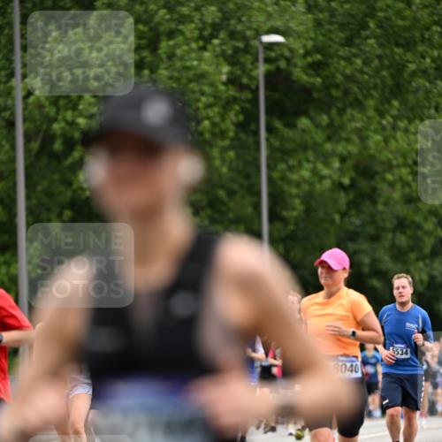 29.06.2025 - hella hamburg halbmarathon Dr. Thomas Lammeyer http://msf.ph/oto/8438333 29.06.2025 10:56:12 Kennedybrücke 1203, 1404, 1418, 1997, 2736, 2778, 3038, 3934, 4878, 5062, 5394, 5534, 5716, 6091, 6456, 6954, 7770, 7771, 7825, 7841, 7992, 8040, 8200, 8621, 9460, 9462, 9582, 9583, 9590, 10614, 10673, 10830, 11126, 11127 meine-sportfotos.de