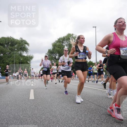 29.06.2025 - hella hamburg halbmarathon Luisa Fischer http://msf.ph/oto/8438335 29.06.2025 10:58:31 Kennedybrücke 16637, 18372, 4191, 1558, 3002, 1688, 16432, 1263, 1917, 2090, 2452, 2632, 3002, 3157, 3274, 3465, 3467, 3761, 3795, 4191, 4192, 5392, 5727, 6839, 7238, 8012, 8186, 8403, 10686 meine-sportfotos.de