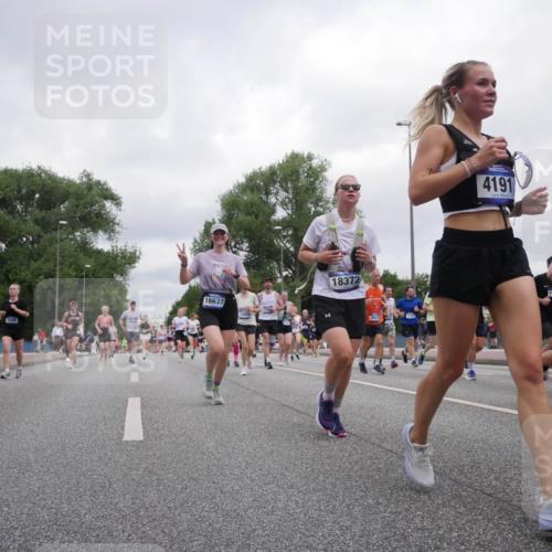 29.06.2025 - hella hamburg halbmarathon Luisa Fischer http://msf.ph/oto/8438345 29.06.2025 10:58:32 Kennedybrücke 1949, 16637, 18372, 2632, 5127, 4191, 16, 1178, 1263, 1917, 2090, 2452, 2632, 3002, 3157, 3274, 3465, 3467, 3761, 3795, 4191, 4192, 5392, 5727, 6023, 6839, 7238, 8012, 8186, 8403, 10686 meine-sportfotos.de