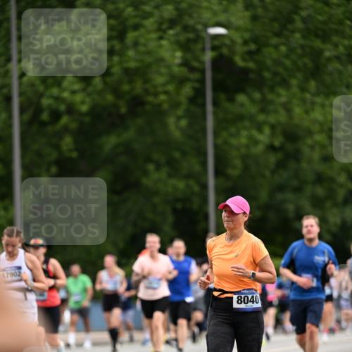 29.06.2025 - hella hamburg halbmarathon Dr. Thomas Lammeyer http://msf.ph/oto/8438360 29.06.2025 10:56:13 Kennedybrücke 1203, 1404, 1418, 1997, 2736, 3038, 3934, 4878, 5062, 5394, 5534, 5716, 6091, 6456, 6954, 7770, 7771, 7825, 7841, 7992, 8040, 8200, 8621, 9460, 9462, 9582, 9583, 9590, 9594, 10614, 10673, 10830, 11126, 11127 meine-sportfotos.de
