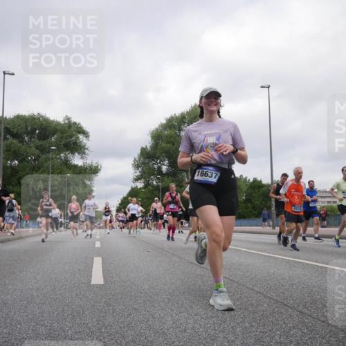 29.06.2025 - hella hamburg halbmarathon Luisa Fischer http://msf.ph/oto/8438363 29.06.2025 10:58:33 Kennedybrücke 1949, 3795, 16637, 2632, 5727, 15843, 1263, 1917, 2090, 2452, 2632, 3002, 3157, 3274, 3465, 3467, 3761, 3795, 4191, 4192, 5727, 6023, 6839, 7238, 8012, 8186, 8403, 10686 meine-sportfotos.de