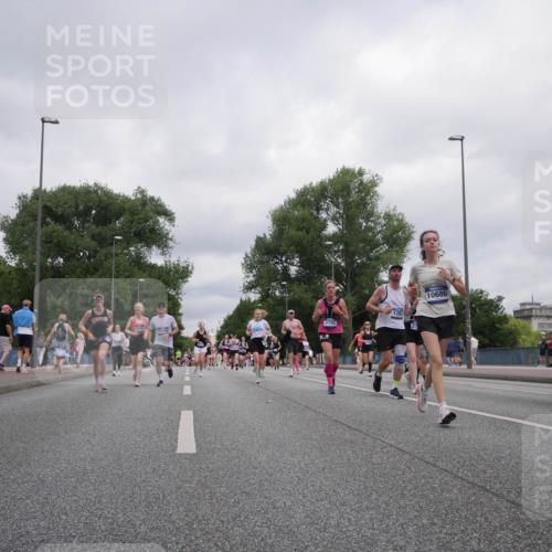 29.06.2025 - hella hamburg halbmarathon Luisa Fischer http://msf.ph/oto/8438374 29.06.2025 10:58:34 Kennedybrücke 1949, 12147, 3795, 12148, 126, 10686, 13944, 26, 1263, 1917, 2090, 2452, 2632, 3002, 3157, 3274, 3761, 3795, 4191, 4192, 5727, 6023, 7238, 8012, 8186, 8403, 8626, 10686 meine-sportfotos.de