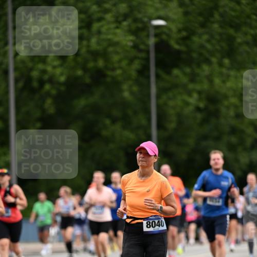 29.06.2025 - hella hamburg halbmarathon Dr. Thomas Lammeyer http://msf.ph/oto/8438395 29.06.2025 10:56:13 Kennedybrücke 1203, 1404, 1418, 1997, 2736, 3038, 3934, 4878, 5062, 5394, 5534, 5716, 6091, 6456, 6954, 7770, 7771, 7825, 7841, 7992, 8040, 8200, 8621, 9460, 9462, 9582, 9583, 9590, 9594, 10614, 10673, 10830, 11126, 11127 meine-sportfotos.de