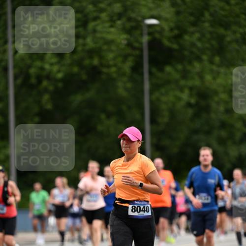 29.06.2025 - hella hamburg halbmarathon Dr. Thomas Lammeyer http://msf.ph/oto/8438397 29.06.2025 10:56:14 Kennedybrücke 1203, 1404, 1418, 1997, 3038, 3934, 4878, 5062, 5394, 5534, 5716, 6091, 6456, 6954, 7770, 7771, 7825, 7841, 8040, 8200, 8621, 9460, 9462, 9582, 9583, 9590, 9594, 10614, 10673, 10830, 11126, 11127 meine-sportfotos.de