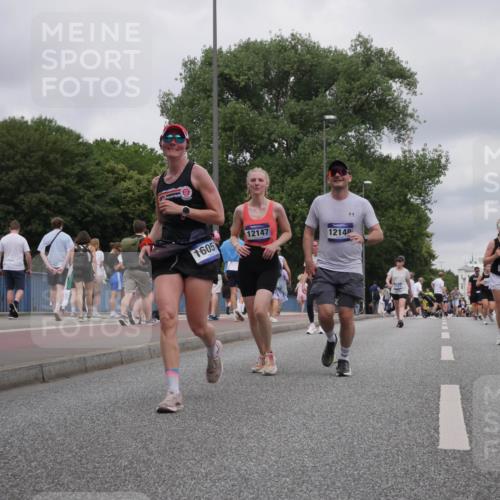 29.06.2025 - hella hamburg halbmarathon Luisa Fischer http://msf.ph/oto/8438415 29.06.2025 10:58:36 Kennedybrücke 12147, 1605, 1214, 8403, 1917, 1263, 1917, 2090, 2452, 2632, 3157, 3274, 3761, 3795, 5483, 5727, 6023, 7219, 7238, 8012, 8186, 8403, 8626, 10686 meine-sportfotos.de