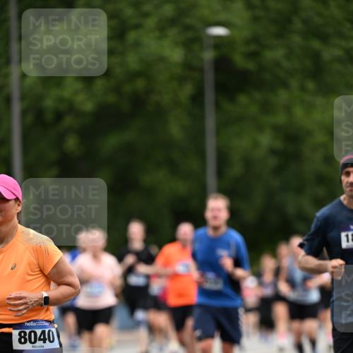 29.06.2025 - hella hamburg halbmarathon Dr. Thomas Lammeyer http://msf.ph/oto/8438456 29.06.2025 10:56:15 Kennedybrücke 1203, 1404, 1418, 1997, 3038, 3934, 4087, 4878, 5062, 5394, 5534, 5716, 6091, 6456, 6954, 7691, 7770, 7771, 7825, 7841, 8040, 8200, 8621, 9220, 9460, 9462, 9582, 9583, 9590, 9594, 9673, 10614, 10830, 11126, 11127 meine-sportfotos.de