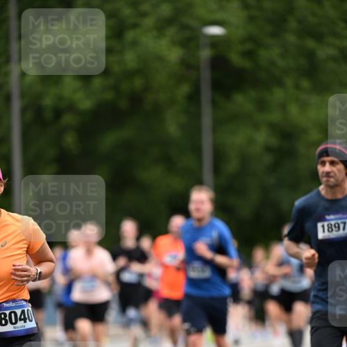29.06.2025 - hella hamburg halbmarathon Dr. Thomas Lammeyer http://msf.ph/oto/8438463 29.06.2025 10:56:15 Kennedybrücke 1203, 1404, 1418, 1997, 3038, 3934, 4087, 4878, 5062, 5394, 5534, 5716, 6091, 6456, 6954, 7691, 7770, 7771, 7825, 7841, 8040, 8200, 8621, 9220, 9460, 9462, 9582, 9583, 9590, 9594, 9673, 10614, 10830, 11126, 11127 meine-sportfotos.de