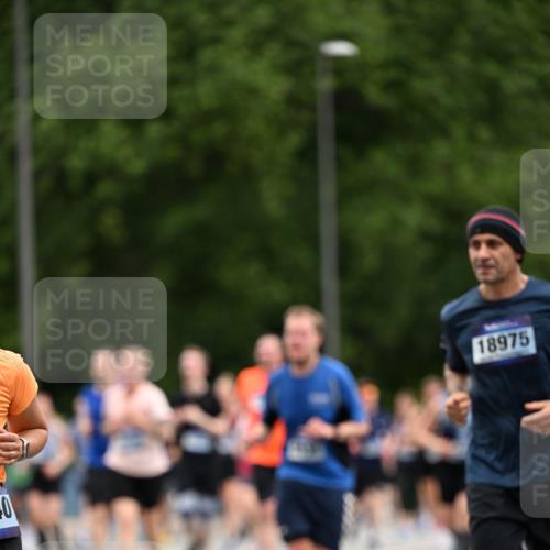 29.06.2025 - hella hamburg halbmarathon Dr. Thomas Lammeyer http://msf.ph/oto/8438469 29.06.2025 10:56:15 Kennedybrücke 1203, 1404, 1418, 1997, 3038, 3934, 4087, 4878, 5062, 5394, 5534, 5716, 6091, 6456, 6954, 7691, 7770, 7771, 7825, 7841, 8040, 8200, 8621, 9220, 9460, 9462, 9582, 9583, 9590, 9594, 9673, 10614, 10830, 11126, 11127 meine-sportfotos.de