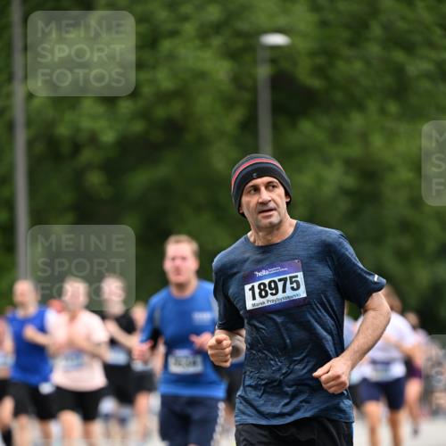 29.06.2025 - hella hamburg halbmarathon Dr. Thomas Lammeyer http://msf.ph/oto/8438503 29.06.2025 10:56:16 Kennedybrücke 1203, 1404, 1418, 1997, 3038, 3934, 4087, 4878, 5062, 5394, 5534, 5716, 6456, 6954, 7691, 7770, 7771, 7825, 7841, 8040, 8200, 8621, 9220, 9460, 9462, 9582, 9583, 9590, 9594, 9673, 10614, 10830, 11126, 11127 meine-sportfotos.de