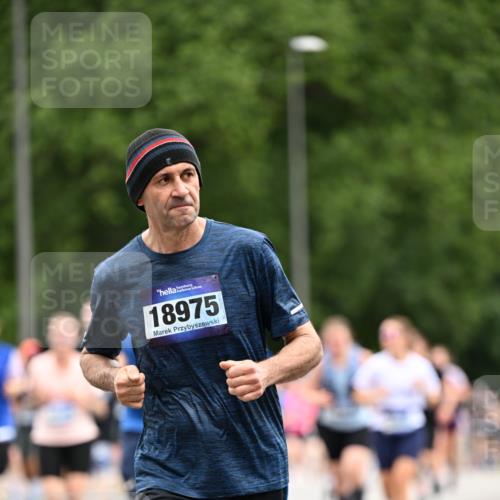 29.06.2025 - hella hamburg halbmarathon Dr. Thomas Lammeyer http://msf.ph/oto/8438519 29.06.2025 10:56:17 Kennedybrücke 1203, 1404, 1418, 1997, 3038, 3934, 4087, 4878, 5062, 5394, 5534, 6456, 6954, 6961, 7691, 7770, 7771, 7825, 7841, 8040, 8200, 9220, 9460, 9462, 9582, 9583, 9590, 9594, 9673, 10614, 10830, 11126, 11127 meine-sportfotos.de