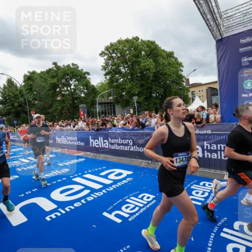 29.06.2025 - hella hamburg halbmarathon Zöllner http://msf.ph/oto/8438569 29.06.2025 10:55:27 Ziel 1130, 2252, 2771, 4189, 4951, 5287, 5643, 6938, 8487, 11184, 12526, 13234, 13236, 13470, 16213, 16985, 17603, 17940, 18290, 18380, 18531 meine-sportfotos.de