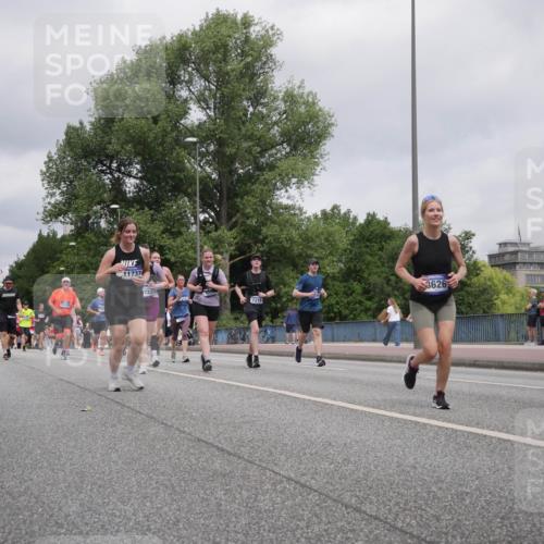 29.06.2025 - hella hamburg halbmarathon Luisa Fischer http://msf.ph/oto/8438596 29.06.2025 10:58:43 Kennedybrücke 11109, 11737, 733, 7219, 3626, 1013, 1917, 2084, 3274, 5483, 6023, 7219, 7766, 8110, 8186, 8519, 8626, 10471 meine-sportfotos.de