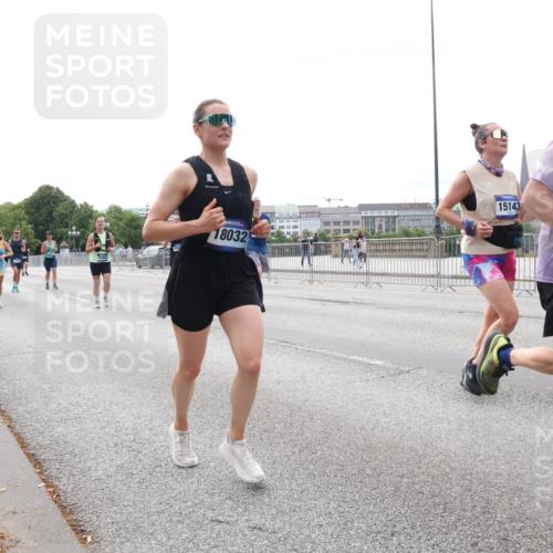 29.06.2025 - hella hamburg halbmarathon Lena Gebhardt http://msf.ph/oto/8438605 29.06.2025 10:29:03 Lombardsbrücke 18032, 15143, 124, 1230, 1518, 1557, 1869, 2688, 3717, 4161, 4362, 4373, 4700, 4834, 4982, 5167, 5249, 5250, 6102, 6345, 7169, 7449, 8048, 8560, 9642, 9716, 10068, 10198, 10641, 10808, 11803, 11989, 12099, 12404, 12442, 12958, 13090, 14205, 15143, 15256, 15452, 15453, 15952, 15955, 16125, 16643, 16673, 18414 meine-sportfotos.de