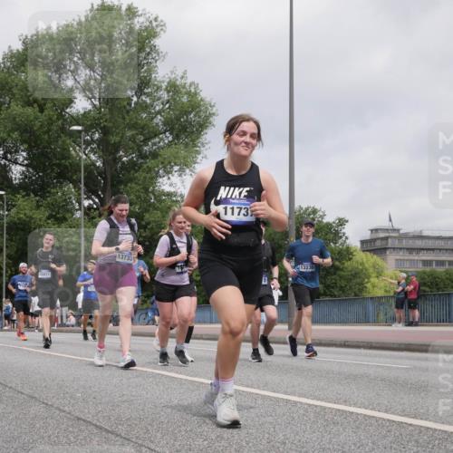 29.06.2025 - hella hamburg halbmarathon Luisa Fischer http://msf.ph/oto/8438645 29.06.2025 10:58:44 Kennedybrücke 11109, 7766, 10471, 1173, 13733, 9, 13230, 1013, 1917, 2084, 5483, 6023, 7219, 7766, 8110, 8519, 8626, 10471 meine-sportfotos.de
