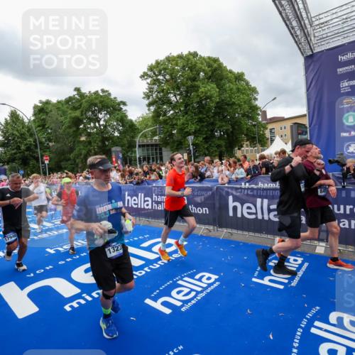 29.06.2025 - hella hamburg halbmarathon Zöllner http://msf.ph/oto/8438671 29.06.2025 10:55:29 Ziel 1130, 2252, 2771, 4189, 4951, 5287, 5319, 6591, 6938, 8487, 13234, 13236, 16213, 16334, 16609, 16985, 17603, 17940 meine-sportfotos.de