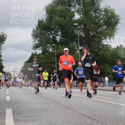 29.06.2025 - hella hamburg halbmarathon Luisa Fischer http://msf.ph/oto/8438701 29.06.2025 10:58:47 Kennedybrücke 6944, 5487, 11109, 10471, 7766, 519, 8110, 1013, 2084, 3577, 5483, 5487, 6944, 7219, 7766, 8110, 8519, 8626, 10471 meine-sportfotos.de