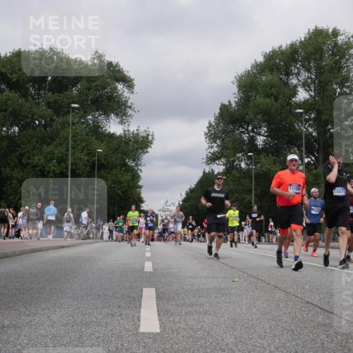 29.06.2025 - hella hamburg halbmarathon Luisa Fischer http://msf.ph/oto/8438709 29.06.2025 10:58:47 Kennedybrücke 11109, 7766, 10471, 811, 1013, 2084, 3577, 5483, 5487, 6944, 7219, 7766, 8110, 8519, 8626, 10471 meine-sportfotos.de