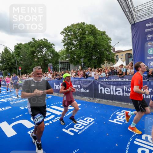 29.06.2025 - hella hamburg halbmarathon Zöllner http://msf.ph/oto/8438721 29.06.2025 10:55:30 Ziel 1130, 2252, 2771, 4189, 4951, 5287, 5319, 6591, 6938, 8487, 12584, 13234, 13236, 14036, 16213, 16334, 16609, 16985, 17603, 17940 meine-sportfotos.de