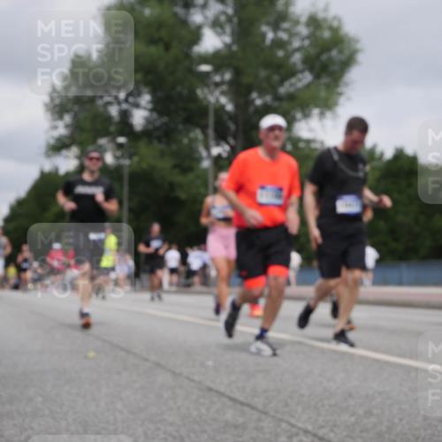 29.06.2025 - hella hamburg halbmarathon Luisa Fischer http://msf.ph/oto/8438725 29.06.2025 10:58:48 Kennedybrücke 1013, 2084, 3577, 5483, 5487, 6944, 7219, 7766, 8110, 8519, 10471 meine-sportfotos.de