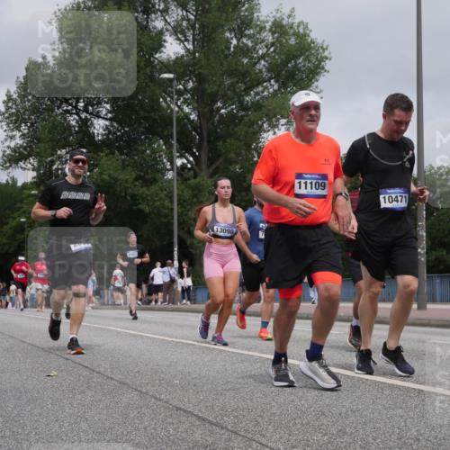 29.06.2025 - hella hamburg halbmarathon Luisa Fischer http://msf.ph/oto/8438731 29.06.2025 10:58:48 Kennedybrücke 5487, 13098, 7, 11109, 10471, 811, 1013, 2084, 3577, 5483, 5487, 6944, 7219, 7766, 8110, 8519, 10471 meine-sportfotos.de